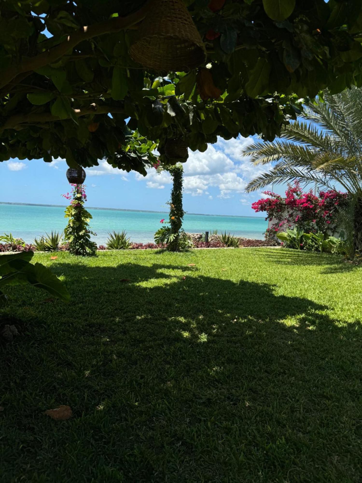 Zanzibar Dt Beachfront Villa Mkunguni Екстериор снимка